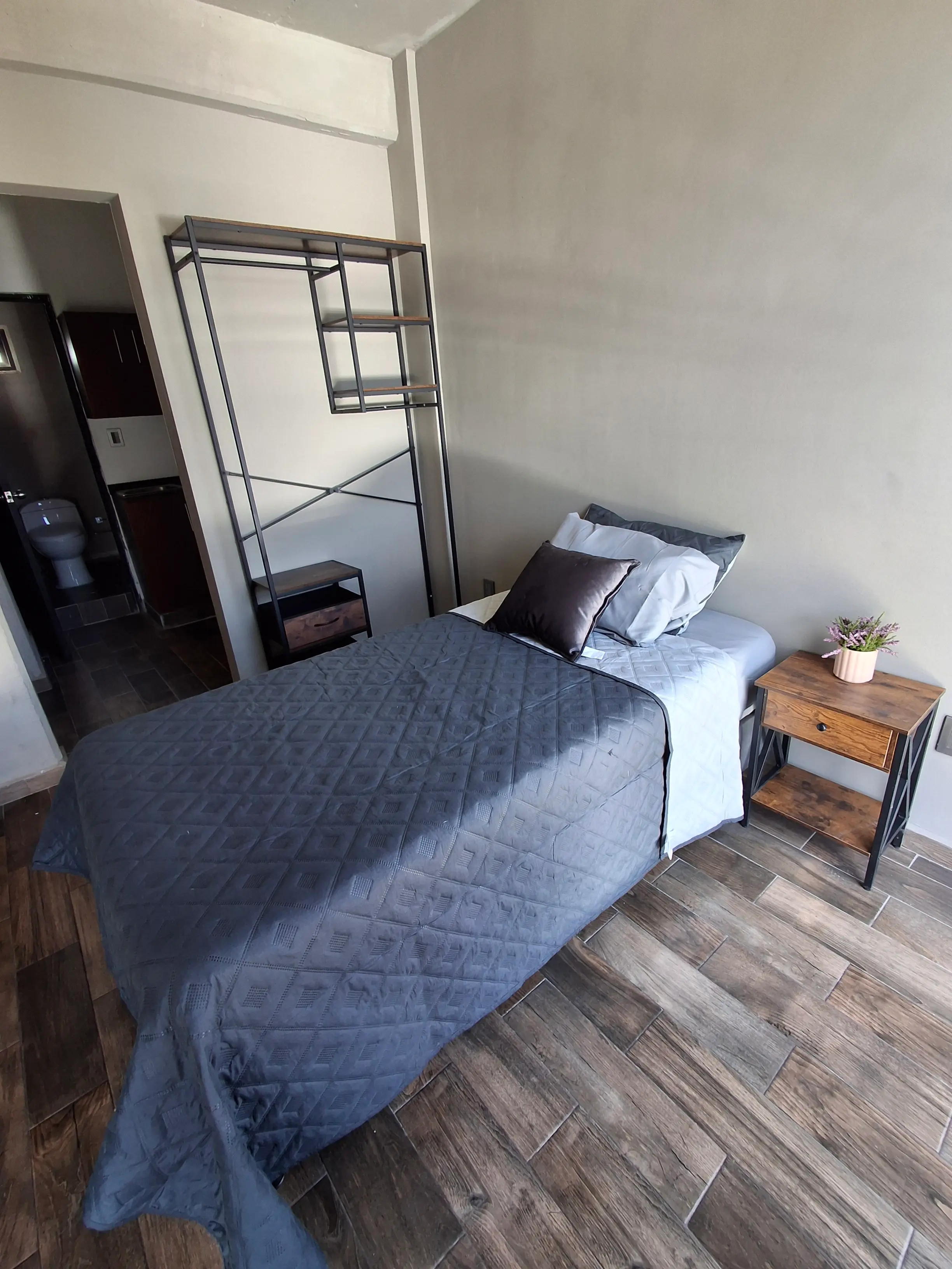 Habitación Amplia y amueblada